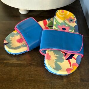 Mini Boden Floral Slides